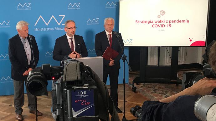 Nowa strategia walki z koronawirusem w Polsce. Koniec z agresywnymi metodami