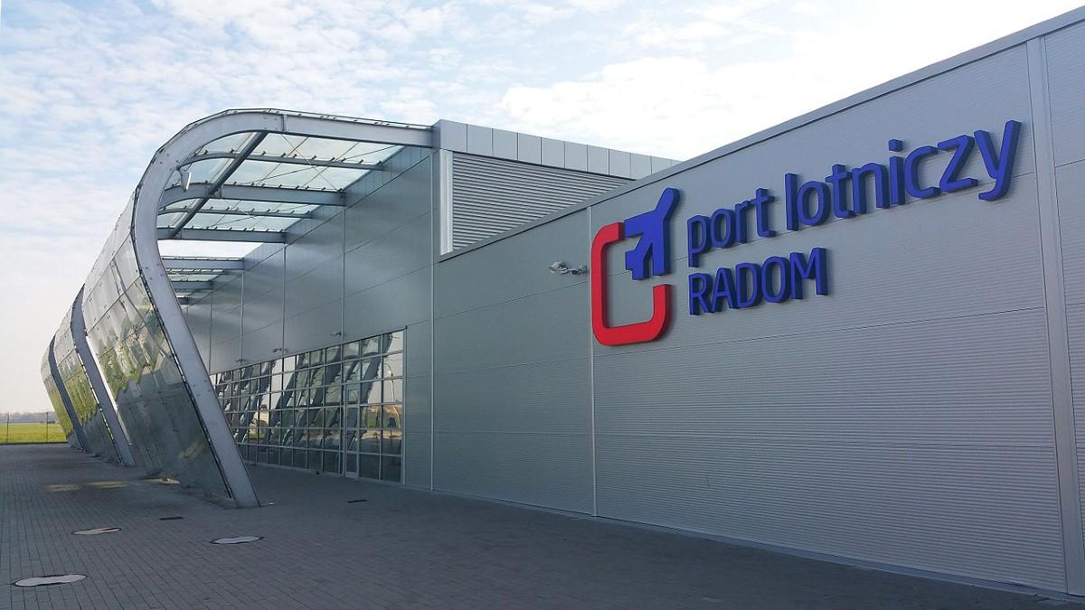 PiS promuje lotnisko w Radomiu. Zapłać tysiaka i możesz się wprowadzać