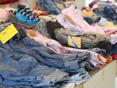 Rząd zapłaci, żeby oddawać ubrania do naprawy zamiast kupować nowe.