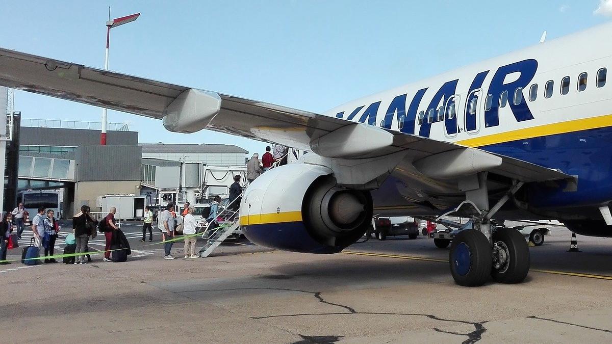 Ryanair brutalnie wycina połączenia z Modlina