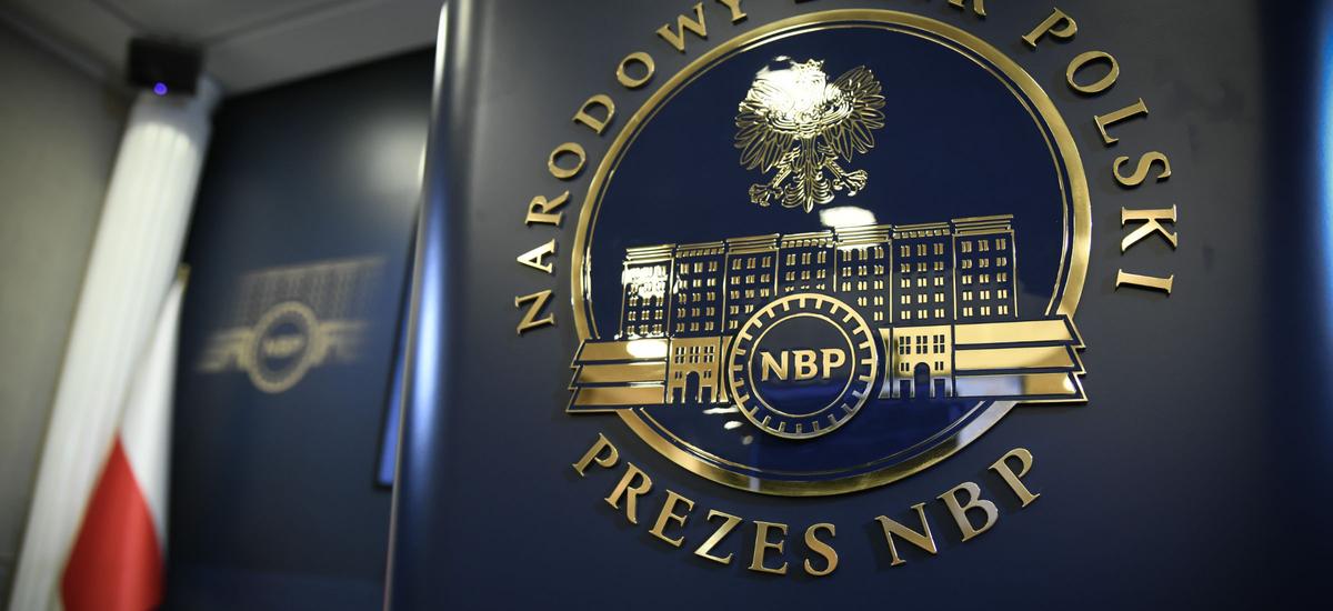 Płatne staże u prezesa NBP. Ile można zarobić?