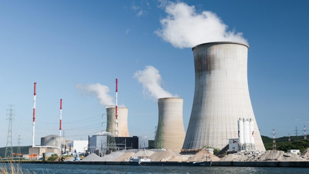 elektrownia-jadrowa-z-co-najmniej-dwuletnim-opoznieniem