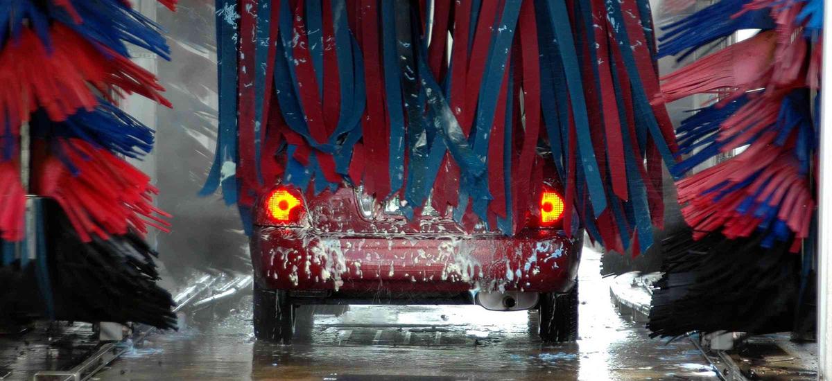 Płatne parkingi i cenniki w myjniach. Posypały się kary