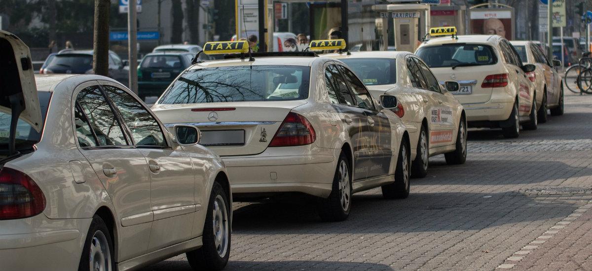 Rząd ograł taksówkarzy? Chce przepchnąć nowe prawo przez Sejm