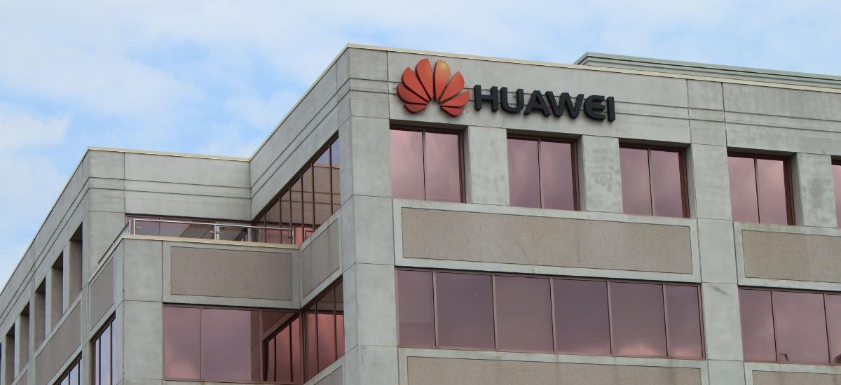 Huawei ma nowy sposób na sankcje. Chiński gigant chce firmie z USA dać licencję na swą technologię 5G