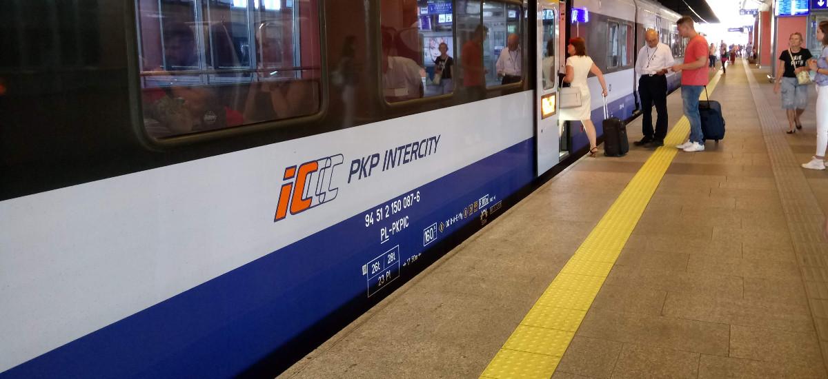 PKP Intercity podstawi dodatkowe wagony. Skorzystają na tym miliony Polaków