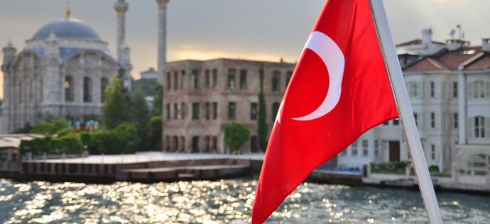 Turcja walczy o pieniądze rosyjskich turystów. I stąpa po kruchym lodzie 