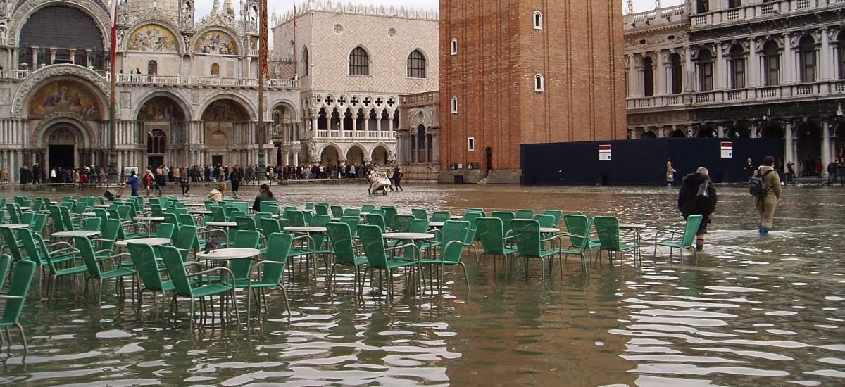 Chaos w Wenecji. Najgorsza od pół wieku powódź niszczy zabytkowe miasto