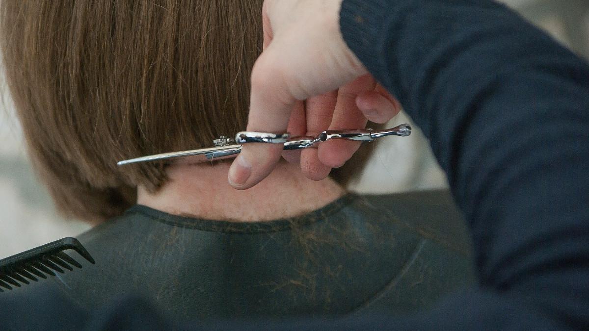 lockdown-fryzjer-sąd