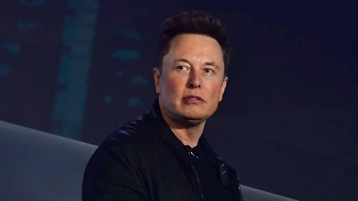 Tesla znów ma problemy przez swojego szefa. Elon Musk ignoruje zakaz tweetowania