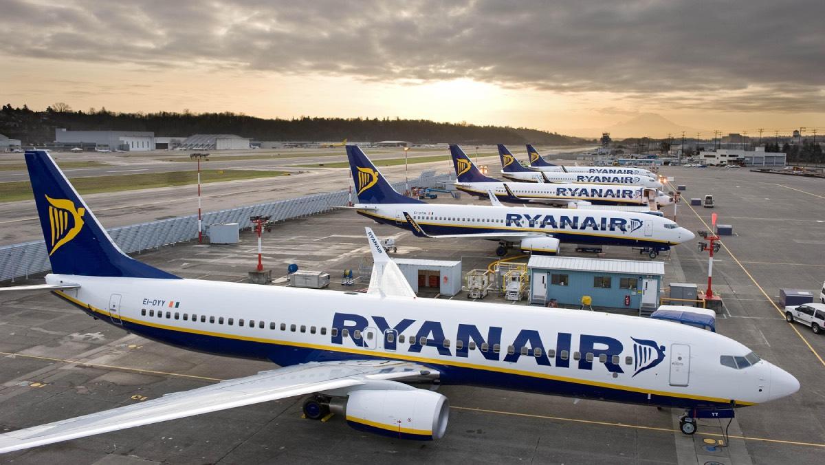 Tysiące odwołanych lotów w całej Europie. Ryanair wściekły