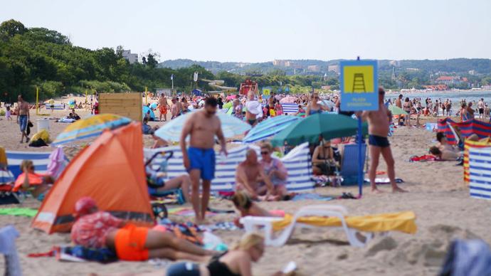 Polacy rezygnują z wakacji, ale kurorty twardo trzymają ceny