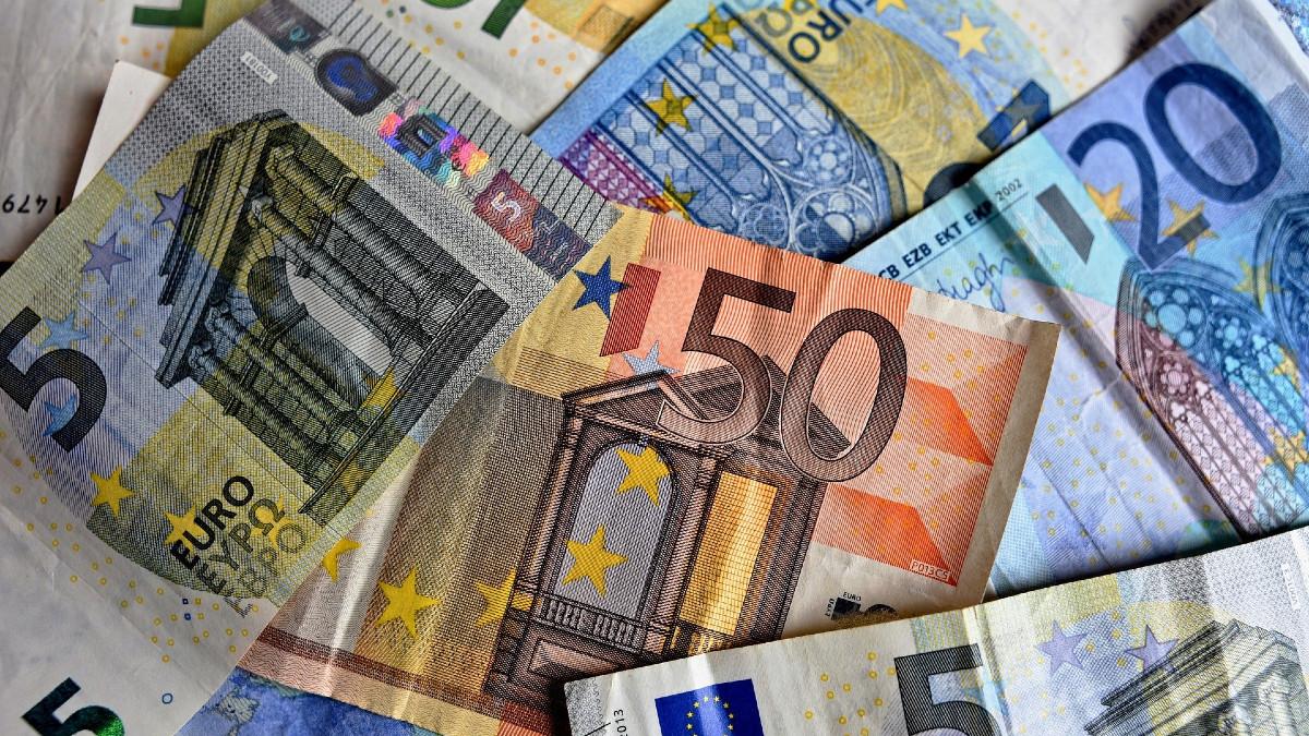Polacy mogą już oszczędzać na emeryturę za granicą. Rząd nic nie dołoży, ale będą ulgi
