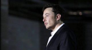 Elon Musk zaszalał na Twitterze. Będzie musiał sprzedać akcje Tesli warte 21 mld dolarów