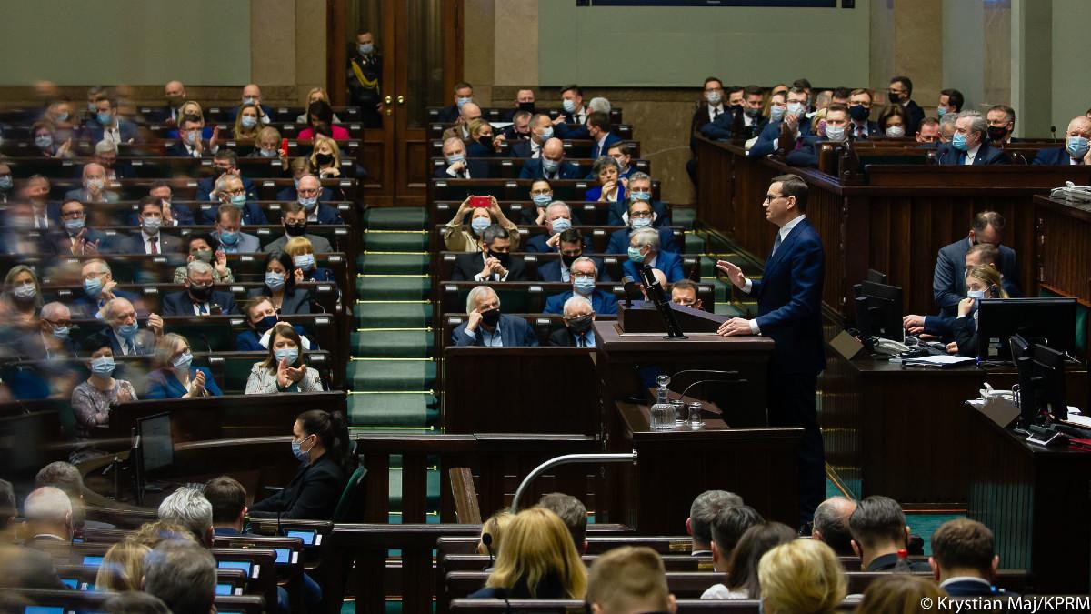 Polski Ład uderza w posłów. Ministerstwo Finansów panicznie szuka rozwiązania