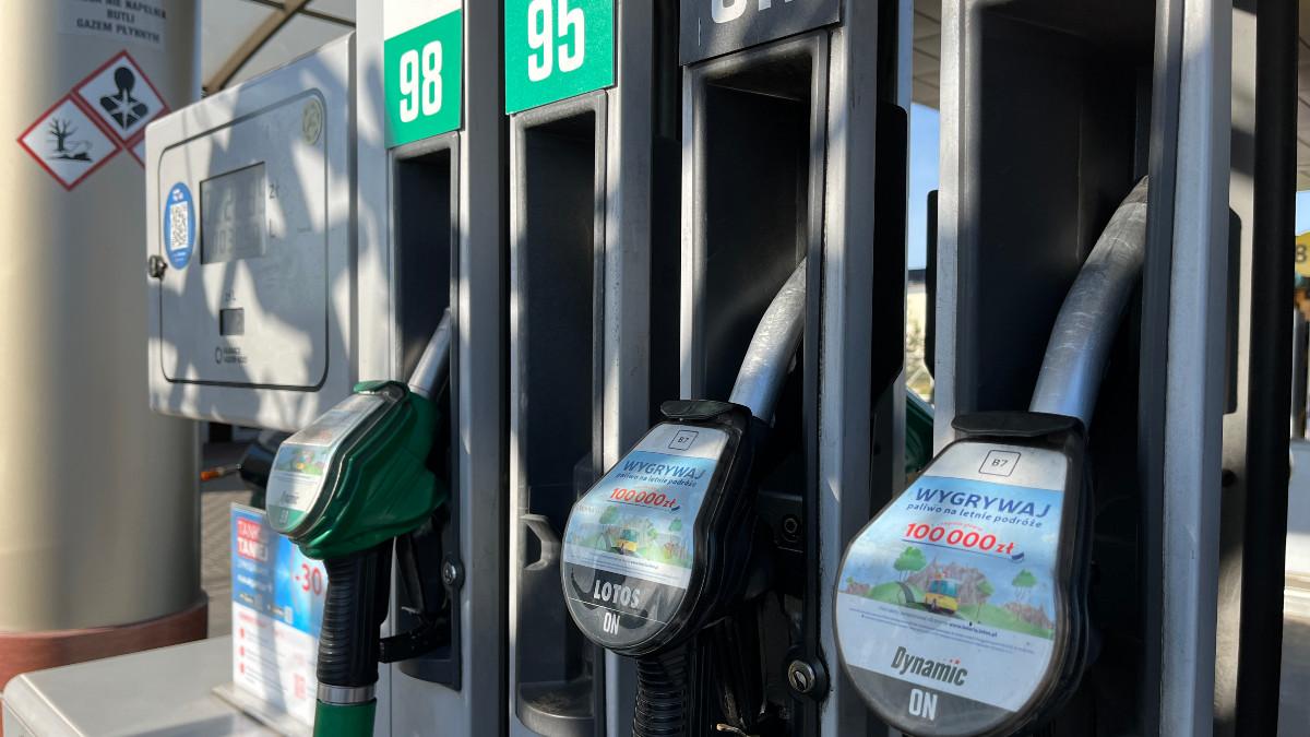 Ceny paliw w Polsce. Kierowcy mogą odetchnąć z ulgą, jest coraz taniej
