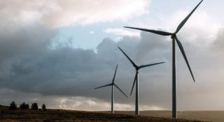 farmy-wiatrowe-energia-rekord