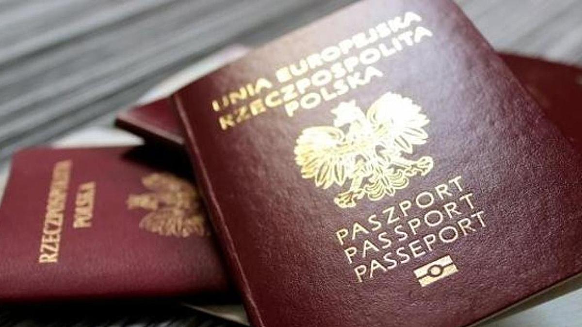 Koniec z papierowymi wnioskami o paszport. XXI wiek wreszcie zawitał do biur paszportowych