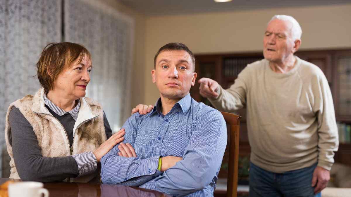 Ponad połowa dorosłych Polaków mieszka z rodzicami. To najgorszy wynik w historii