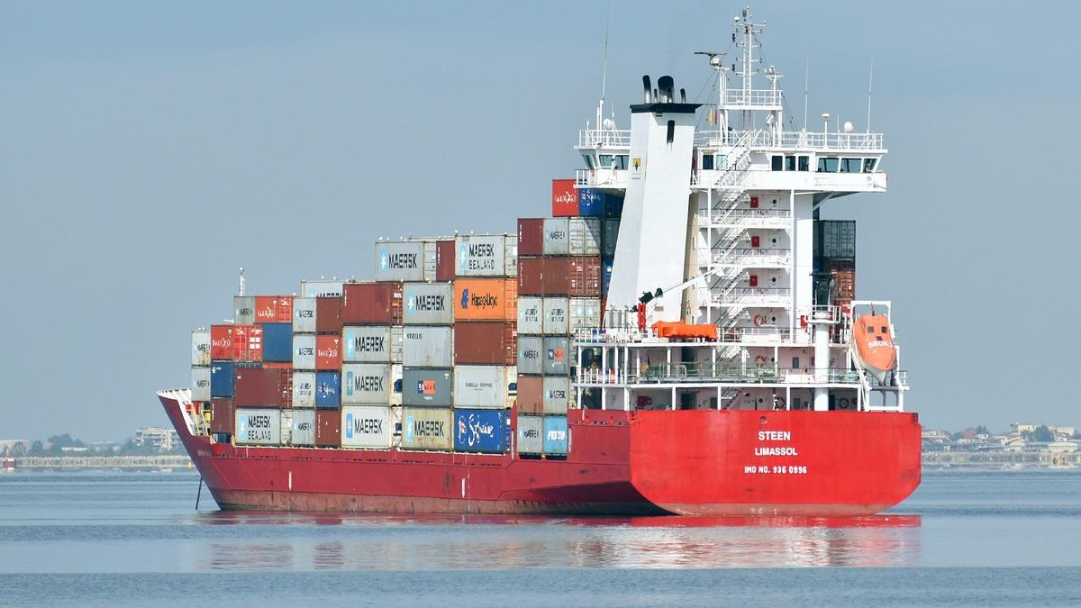 Statki nie płyną Kanałem Sueskim. Mamy nowy kryzys żeglugowy 